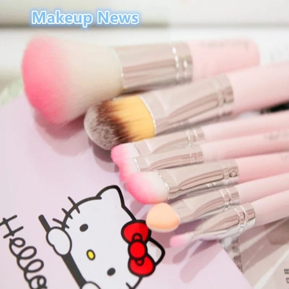 Hello Kitty make up brushes